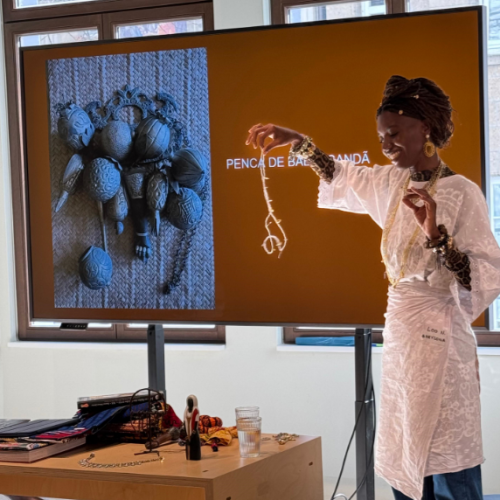 Na Alemanha, designer baiana Neyzona apresenta pesquisa sobre ganhadeiras e joias de crioulas e fala sobre alcance internacional