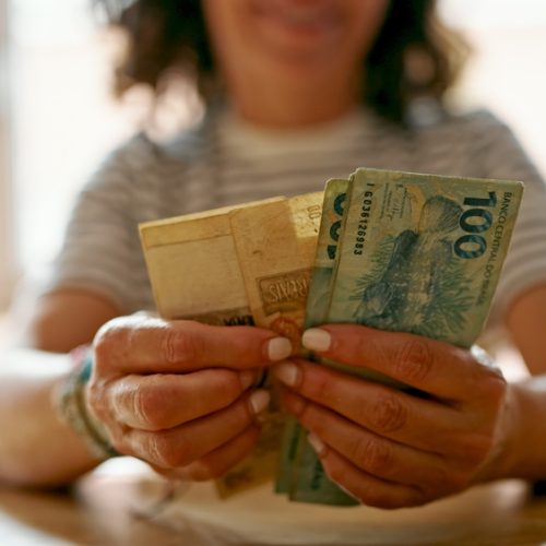 Pagamento do 13º deve injetar cerca de R$ 13 bilhões na economia baiana