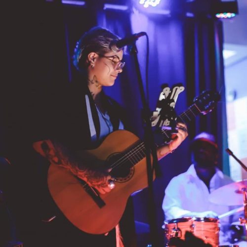 Ayrà Gastrôbar tem semana de jazz e tributo a Caetano Veloso na programação musical